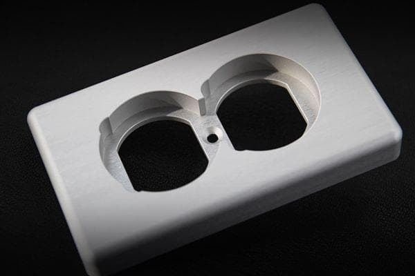 特注品 航空機アルミ合金 高級 ハイエンド コンセント プレート C m2189