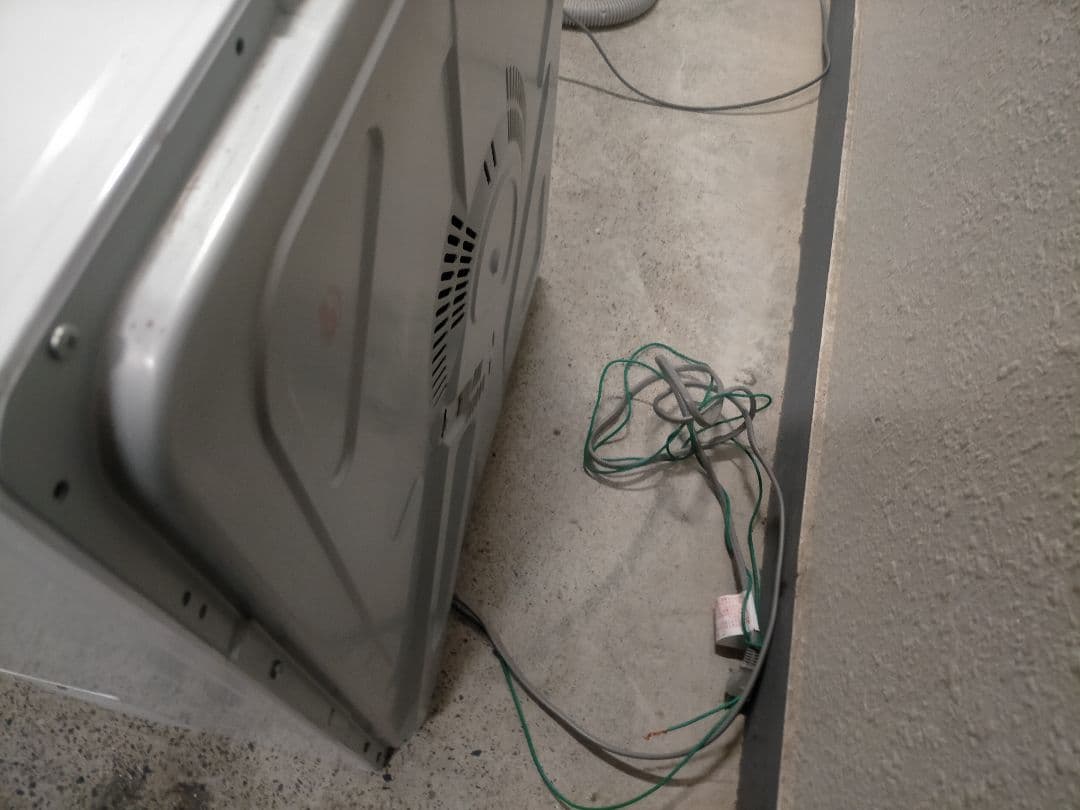 送料無料　HITACHI 電気衣類乾燥機 DE-N60WV 2021年製