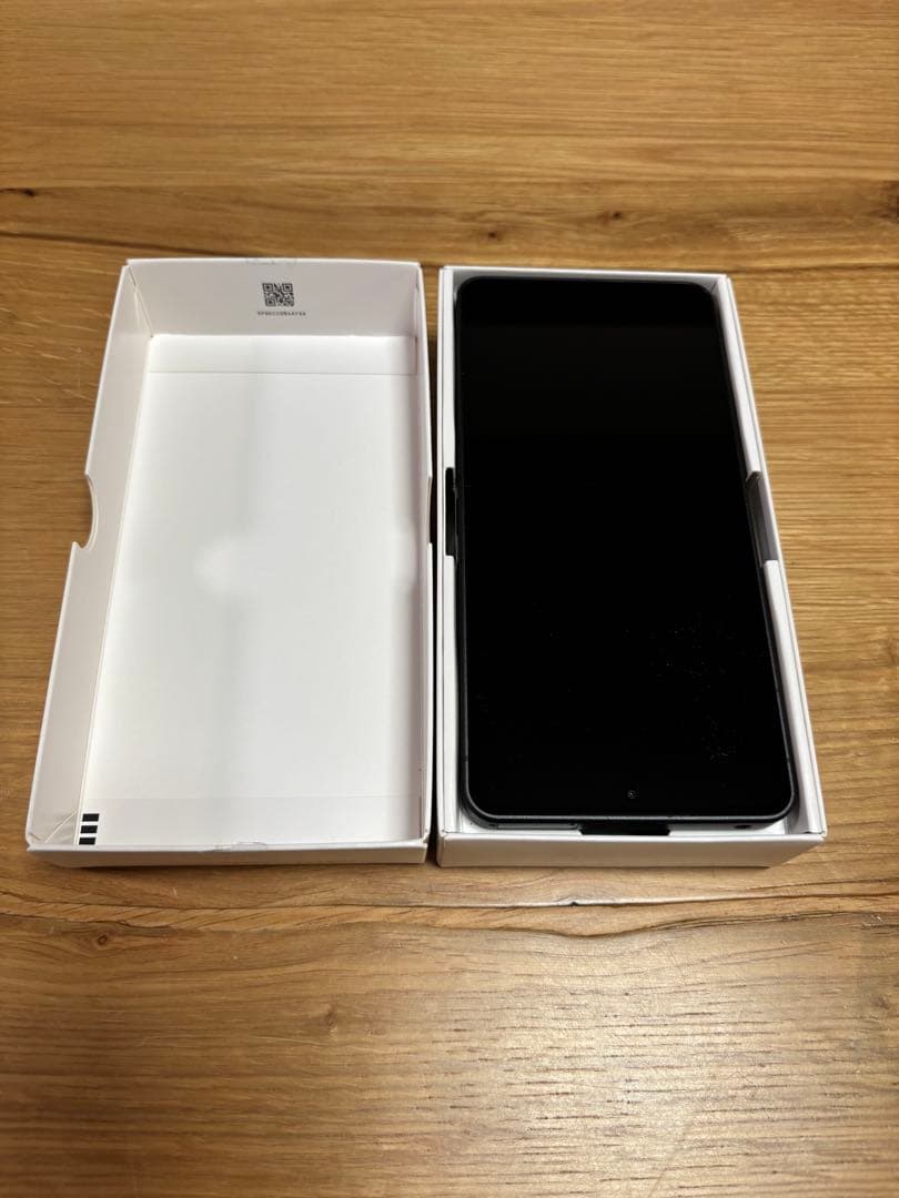 SHARP AQUOS R8 PRO 本体