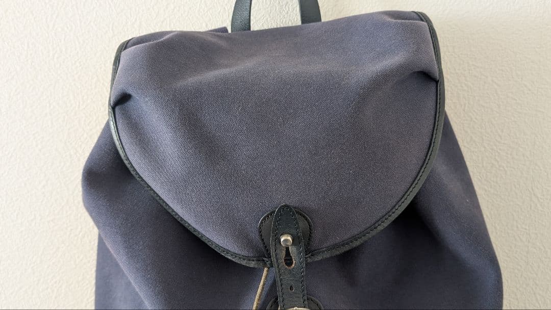 バッグ BILLINGHAM CARLTON-RUCKSACK NAVY