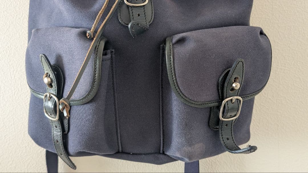 バッグ BILLINGHAM CARLTON-RUCKSACK NAVY