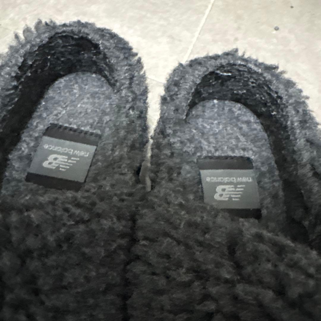 New Balance PUFLEE V2 ブラック　ボアスリッポン