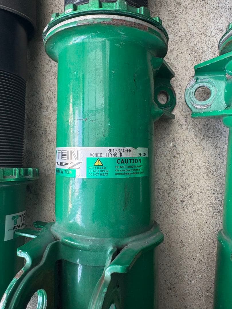 VEZELe:HEV Z用の車高調TEIN製FLEX-Zを格安で出品します。