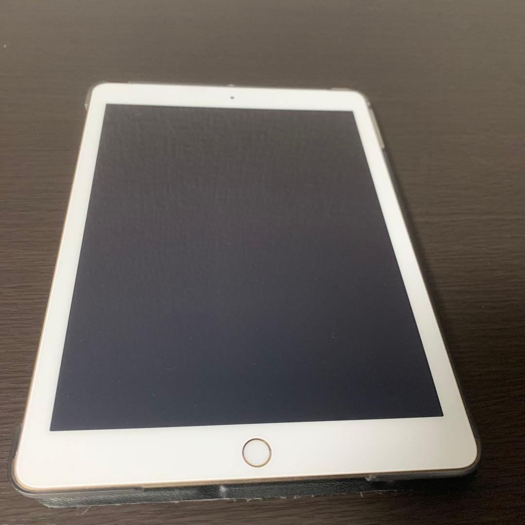 ゴールド iPad 本体 ブラックケース付き