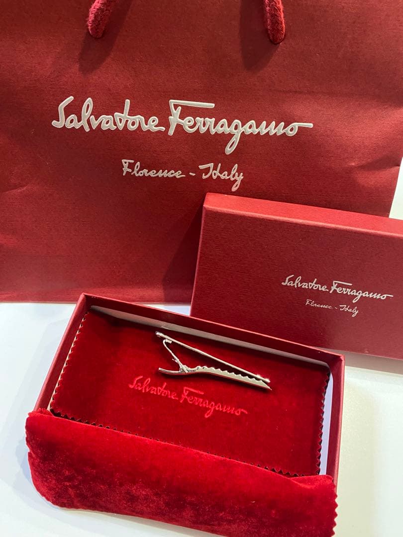 フェラガモ　ネクタイピン