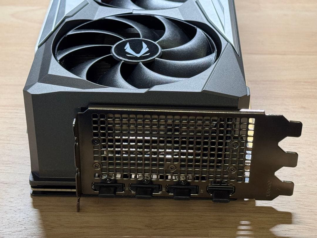 グラフィックボード・グラボ・ビデオカード ZOTAC GeForce RTX 4070 Ti Super