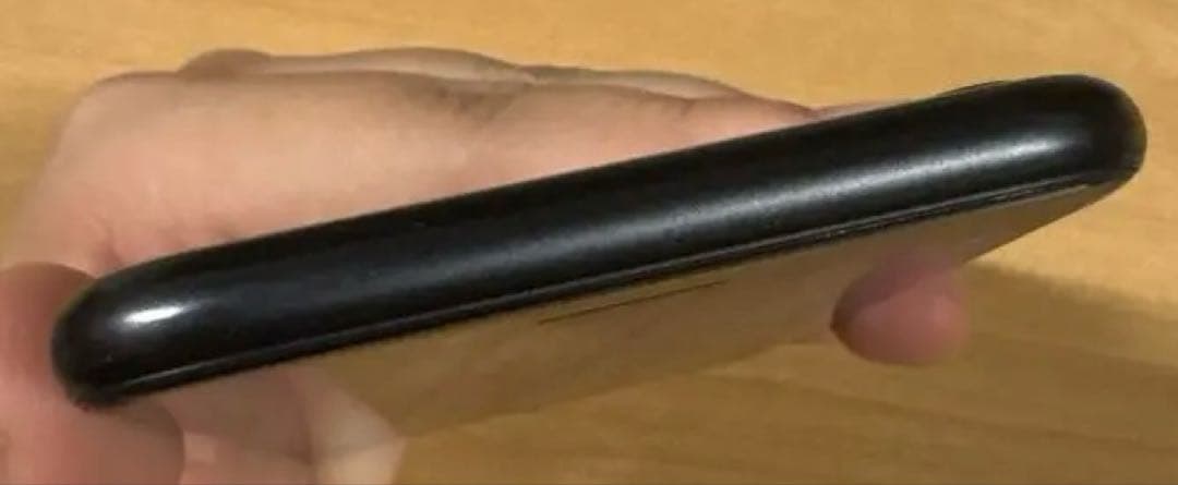 Apple iPhone SE (第2世代) ブラック64GB バッテリー80%