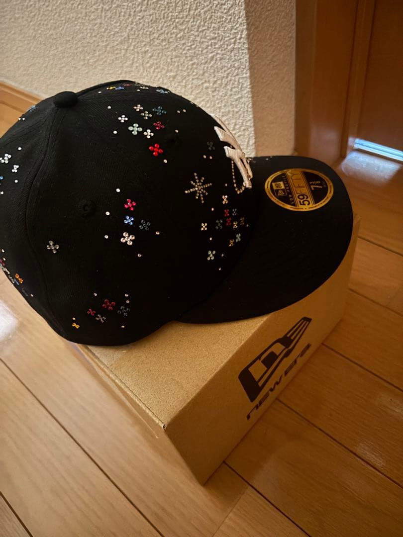 在庫処分New Era 59FIFTY ブラック 73/8 スワロフスキー