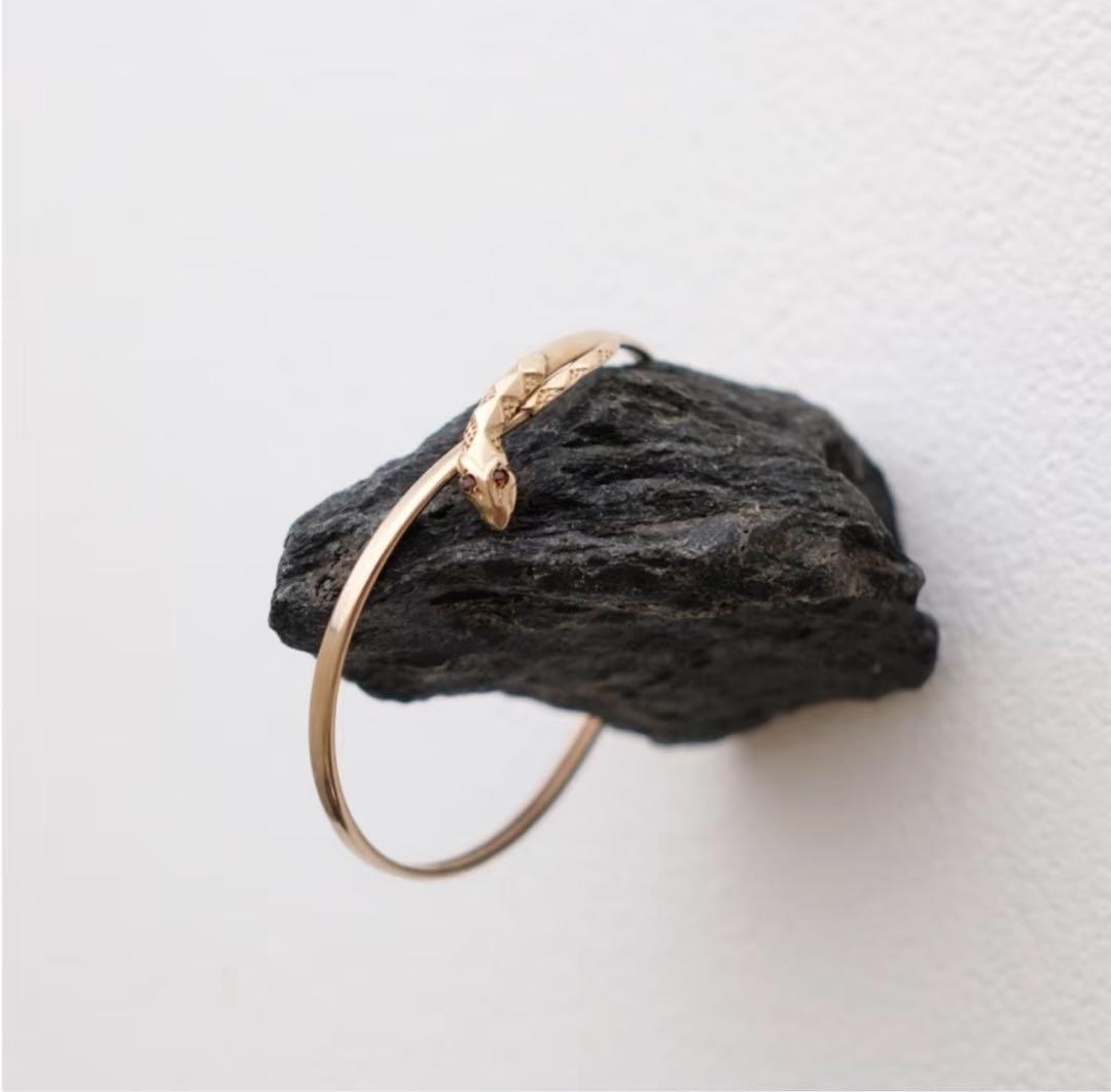 イギリス製ヴィンテージの9Kゴールド製スネークバングル