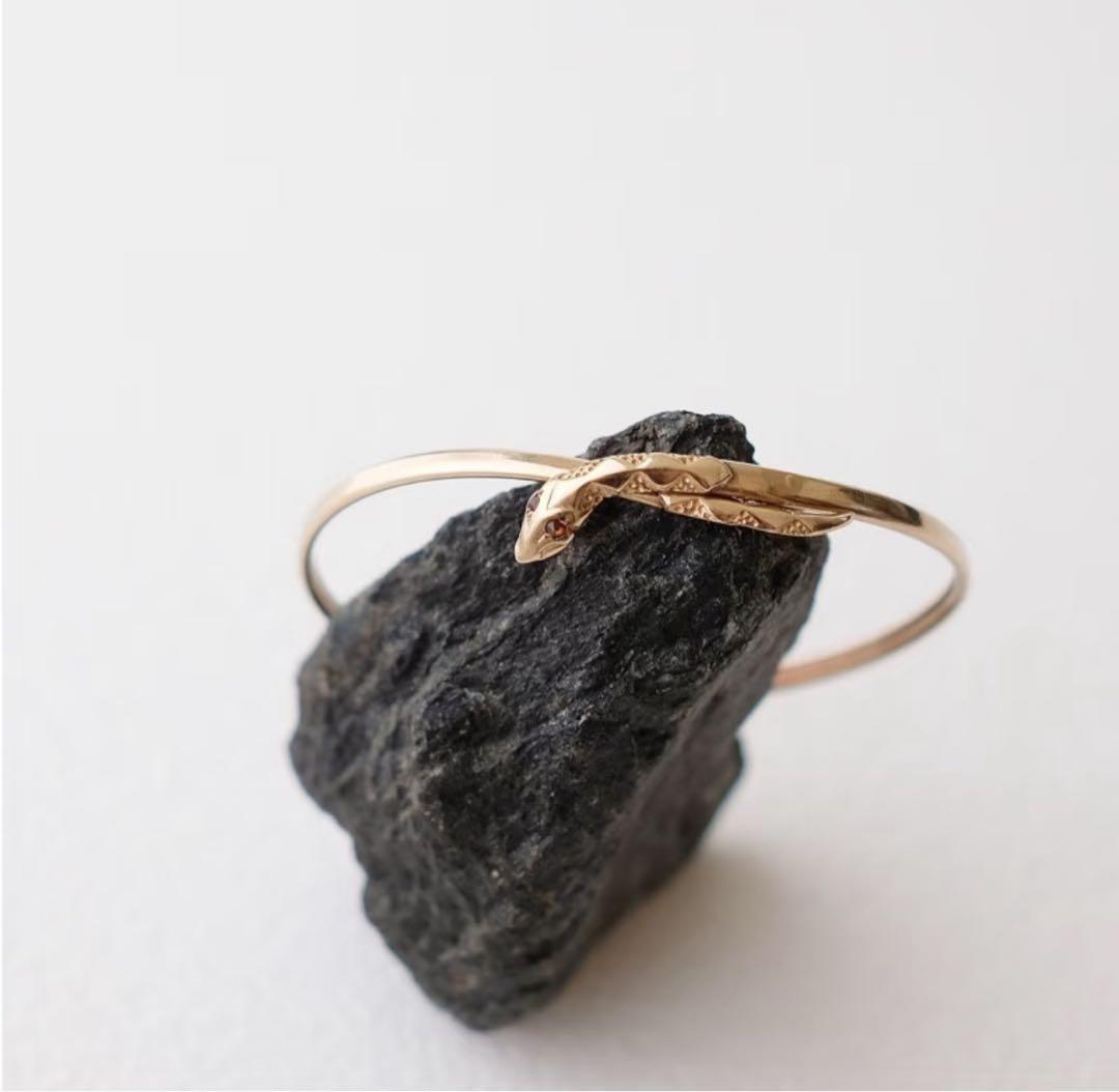 イギリス製ヴィンテージの9Kゴールド製スネークバングル