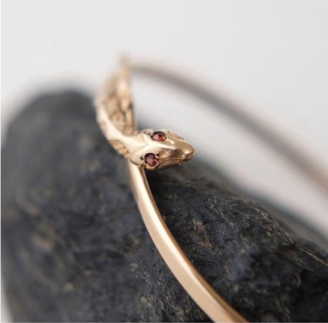 イギリス製ヴィンテージの9Kゴールド製スネークバングル