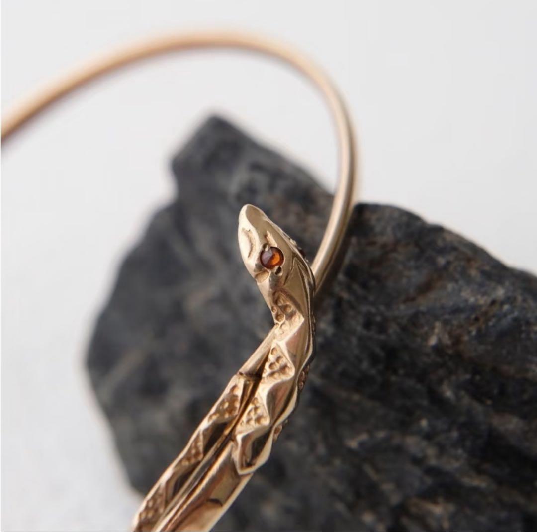 イギリス製ヴィンテージの9Kゴールド製スネークバングル