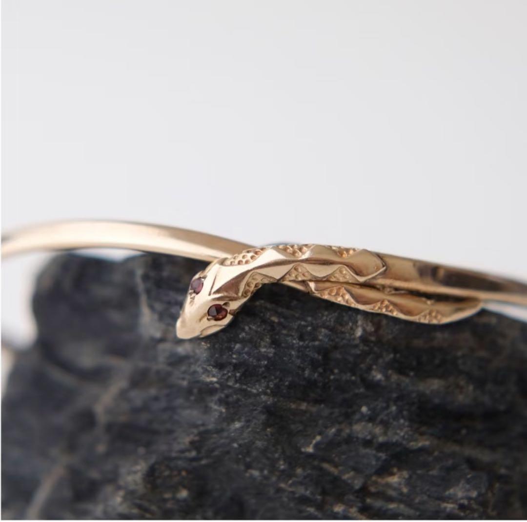 イギリス製ヴィンテージの9Kゴールド製スネークバングル