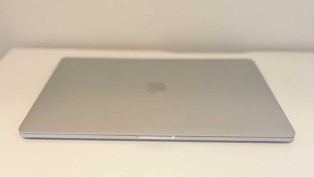 美品 Macbook Pro 2019 16インチ Windows 11 pro