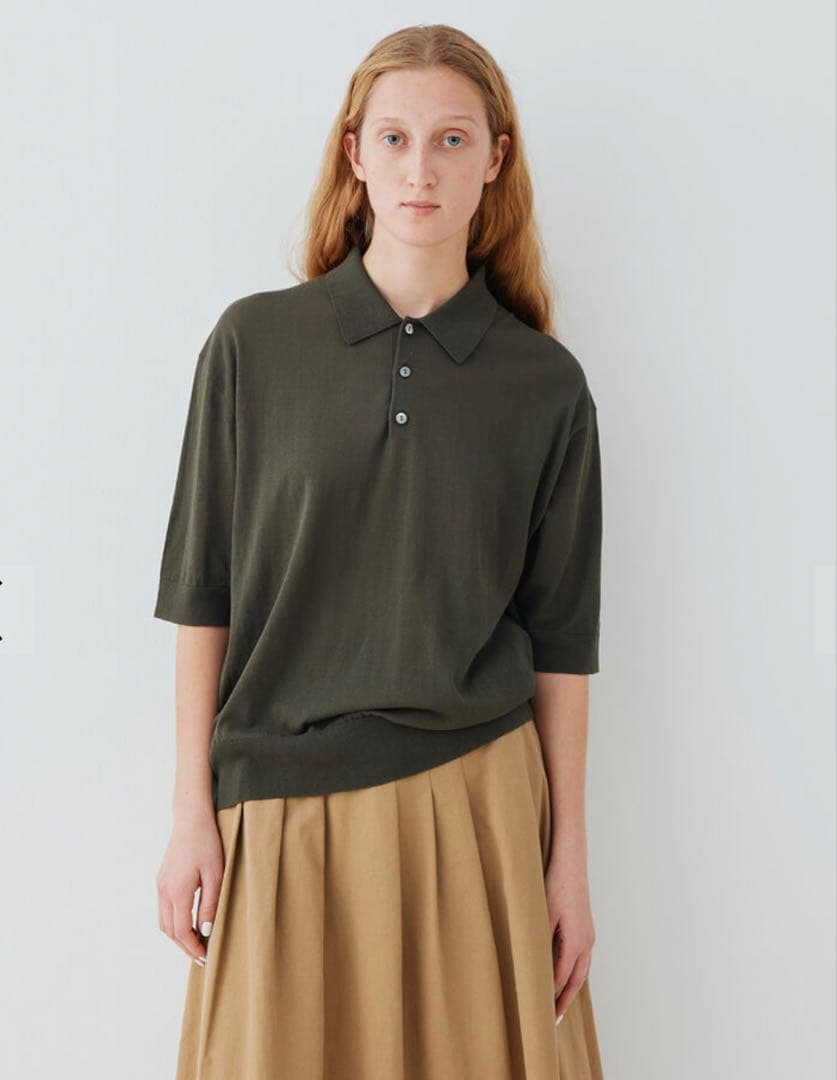 【新品】ギャルリーヴィークレープコットン ポロカラープルオーバーダークグリーン