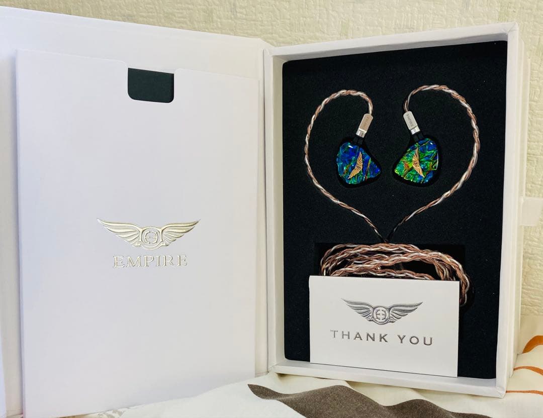 イヤホン EMPIRE EARS Valkyrie (Universal fit)