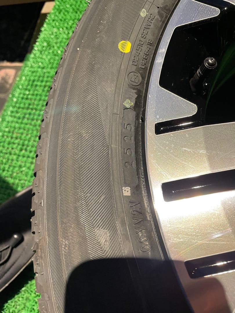 新品デリカD5 タイヤ・ホイールセット 18インチ