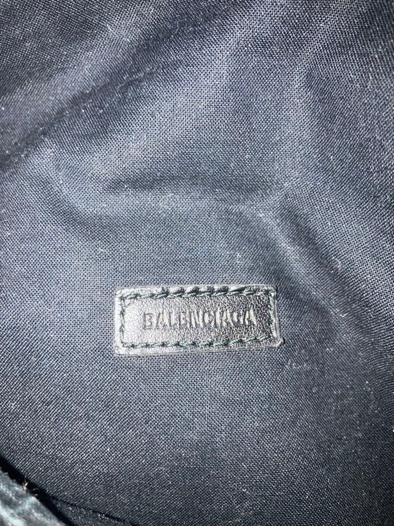 バレンシアガ　エクスプローラ　ボディバッグ