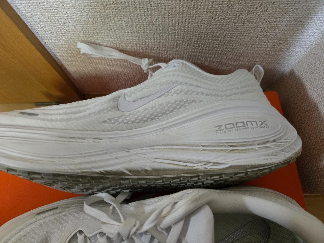 【中古】NIKE ナイキ ボメロプラス メンズ 26.5cm ホワイト