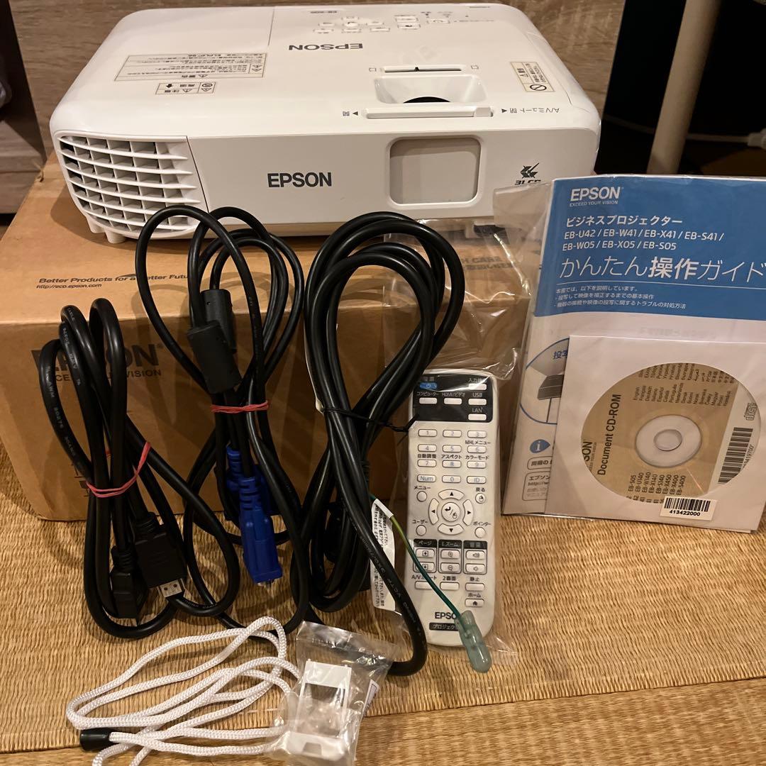 美品！EPSON EB-X05 プロジェクター本体
