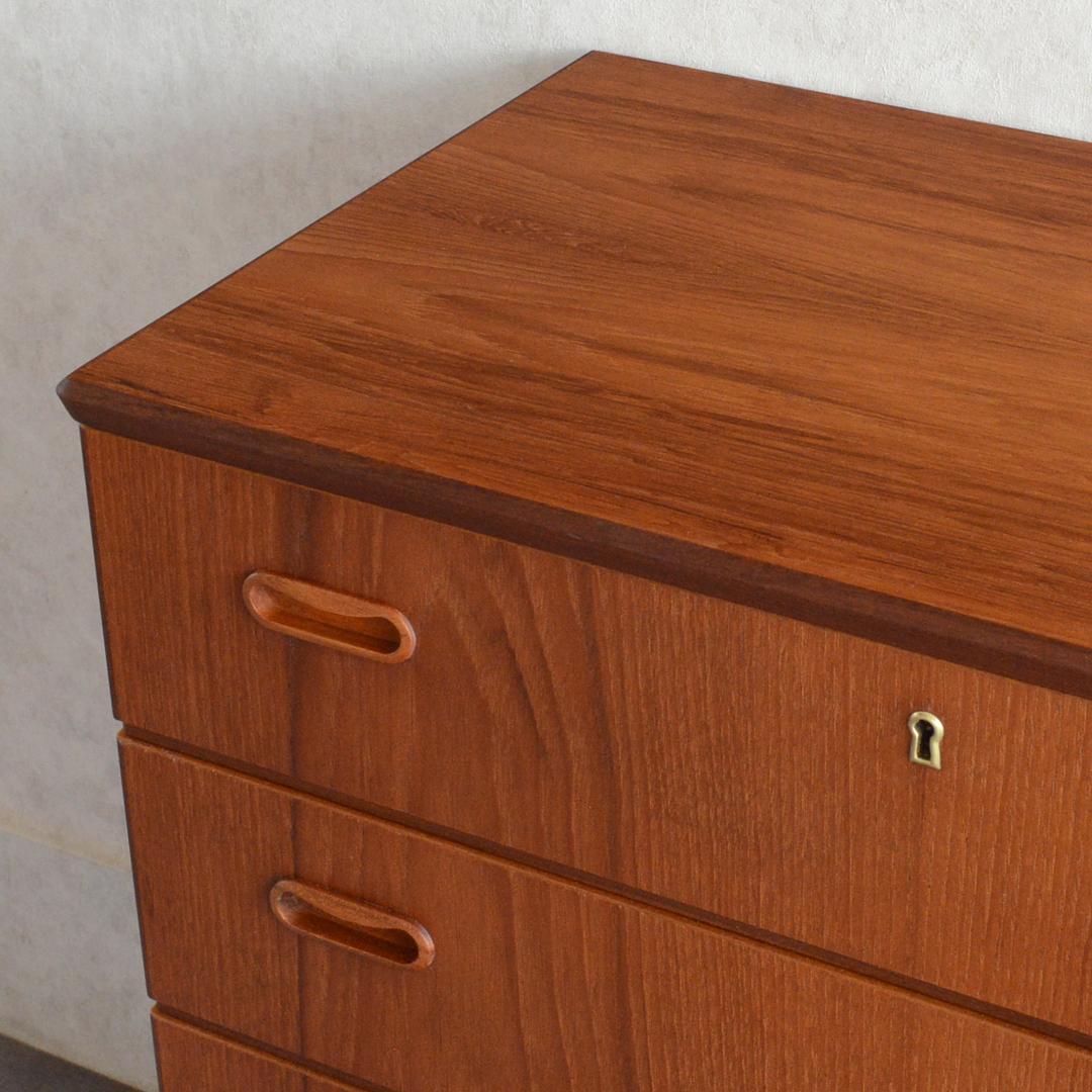 デンマーク 北欧ヴィンテージ チーク４段チェスト 北欧家具 タンス 北欧デザイン