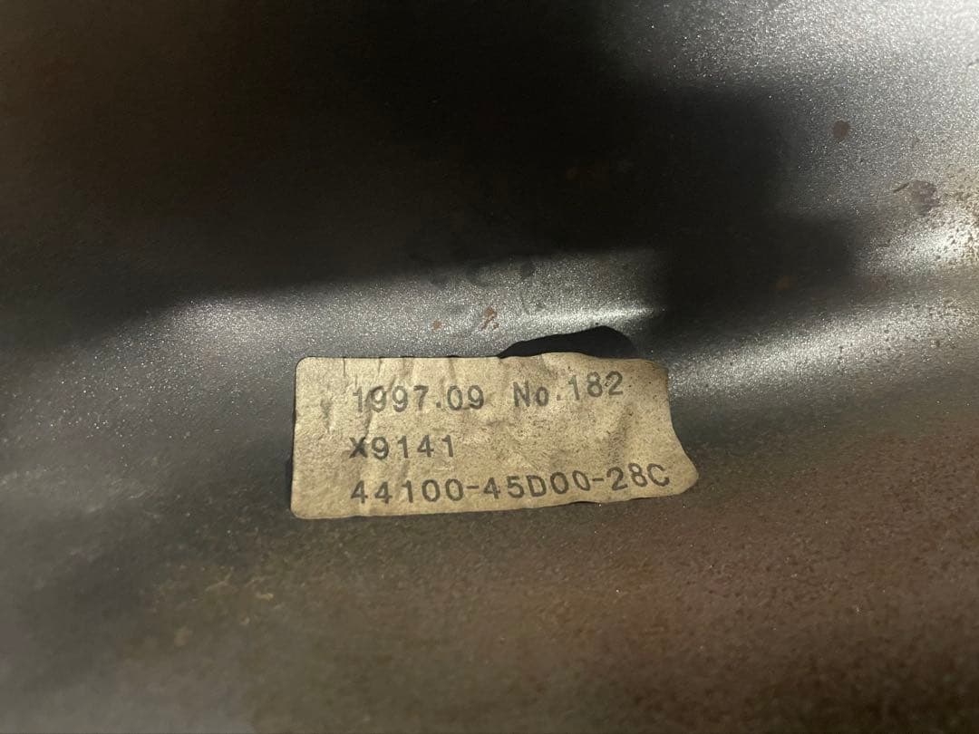 SUZUKI gsx-250 刀　バイクタンク 黒