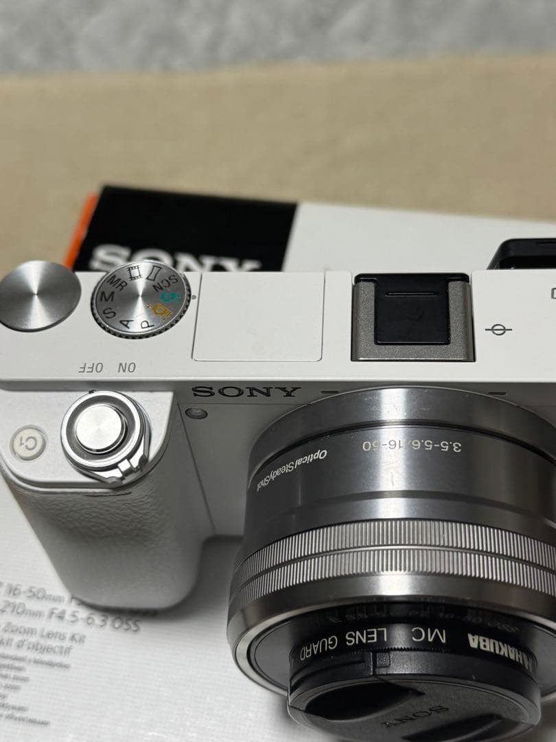 SONY ソニー α6000 ILCE-6000Y ダブルズームレンズ付き