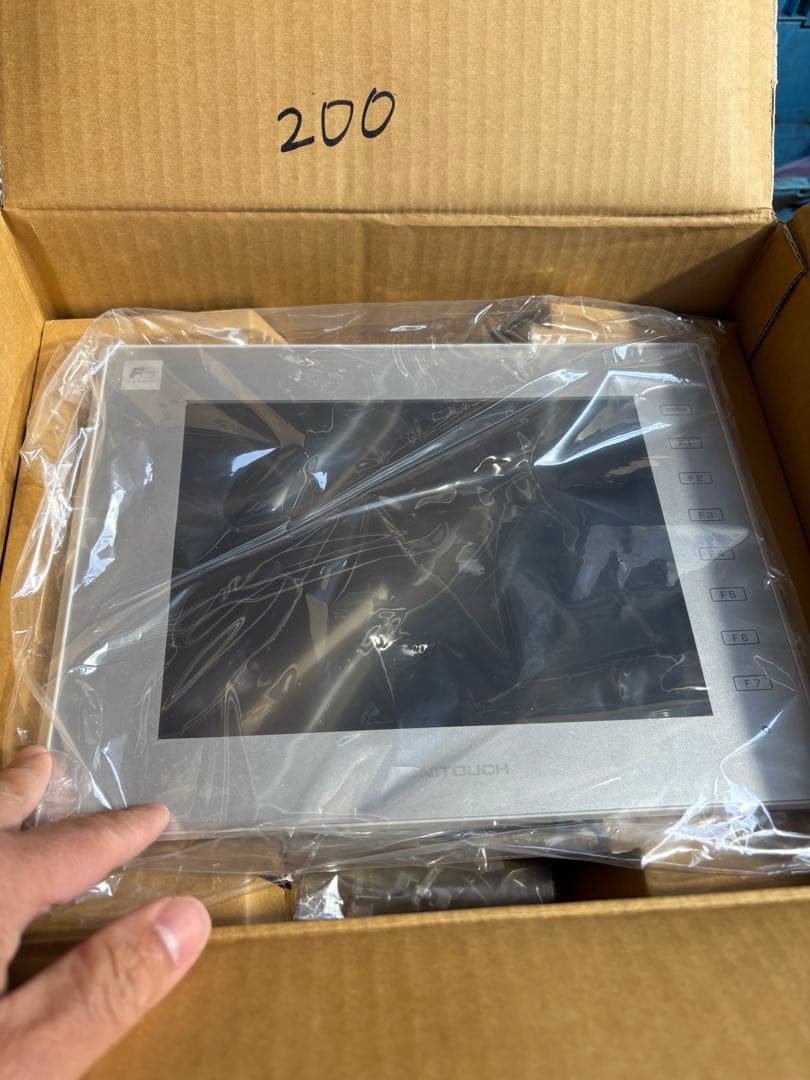 富士電機 タッチパネル V9100iSD新品同様。未使用。長期保管品。動作未確認