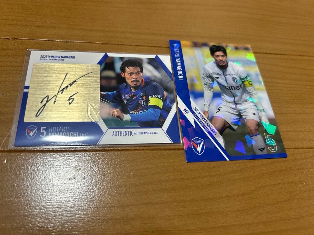 山口蛍 Vファーレン長崎 オフィシャルトレカ 直筆サイン