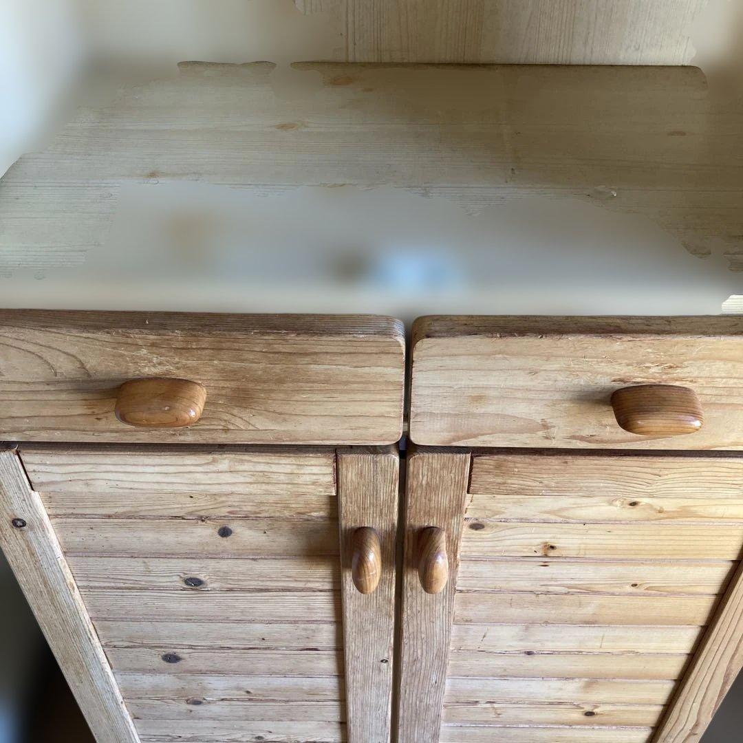 ガラス扉食器棚　パイン材