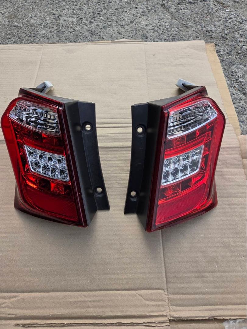 ホンダ　フリード GB3 社外品LEDテールレンズ