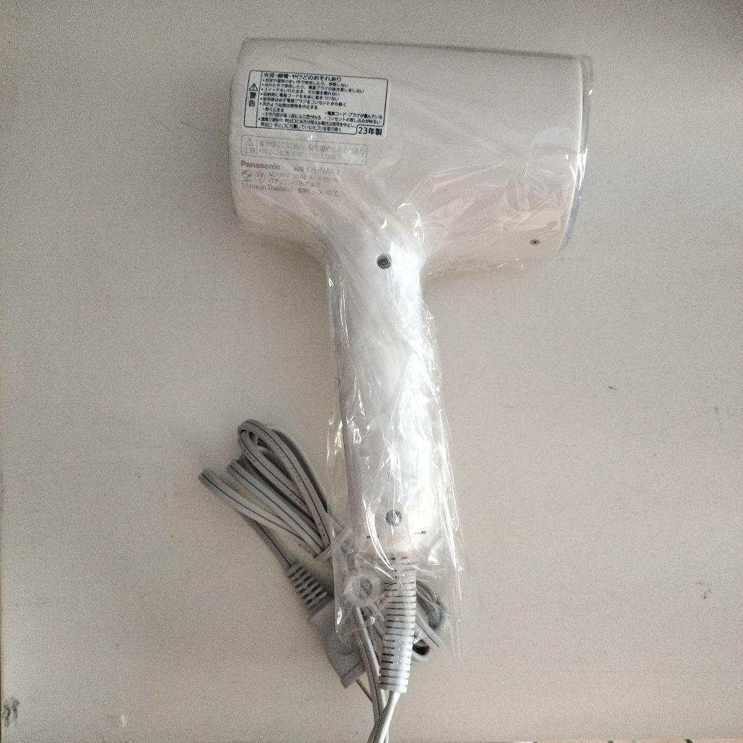 パナソニックナノケア 高浸透ナノイー&ミネラル搭載コンパクトEH-NA0J-W