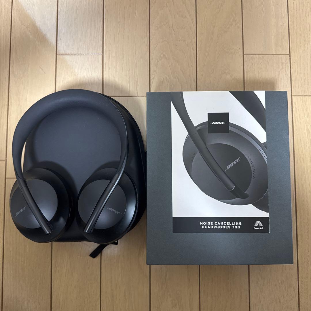 テテ着用Bose Noise Cancelling Headphones 700