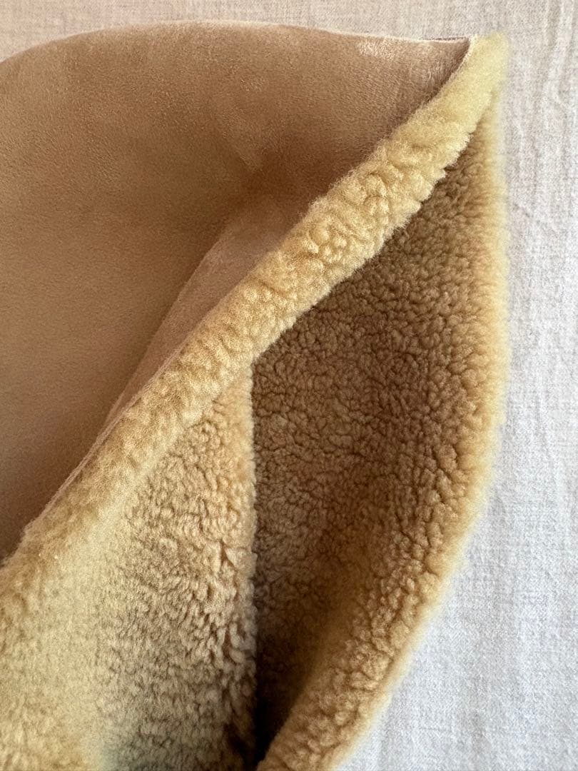 ベージュ シープスキン スヌード