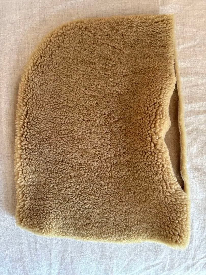 ベージュ シープスキン スヌード