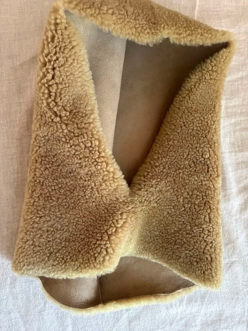 ベージュ シープスキン スヌード