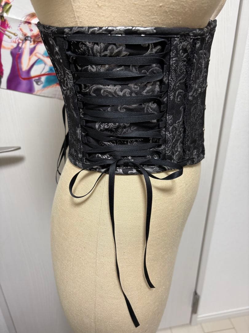 Atelier Pierrot 黒 花柄 コルセット