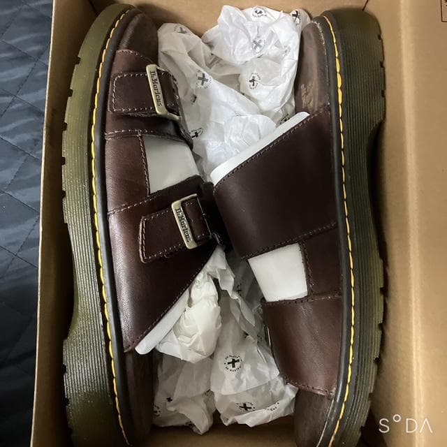 【未使用】ドクターマーチン サンダル NIKOLAI 茶（プー102）