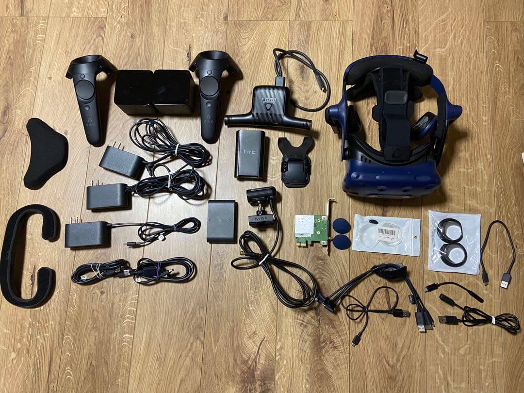 アクセサリー多数 vive pro 無線アダプター付き フルセット 美品 VR