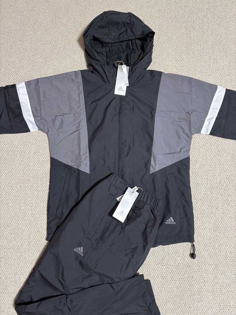 アディダス　裏起毛ウインドブレーカー上下　レディースXL 新品未使用