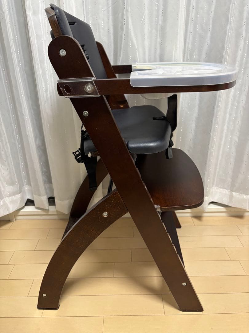 ビヨンドジュニアハイチェア