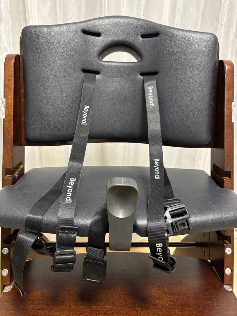 ビヨンドジュニアハイチェア