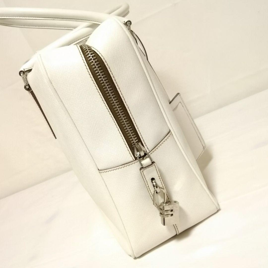 五味様 プラダ 伊勢丹購入 サフィアーノ ブリーフケース ビジネスバッグ 男女