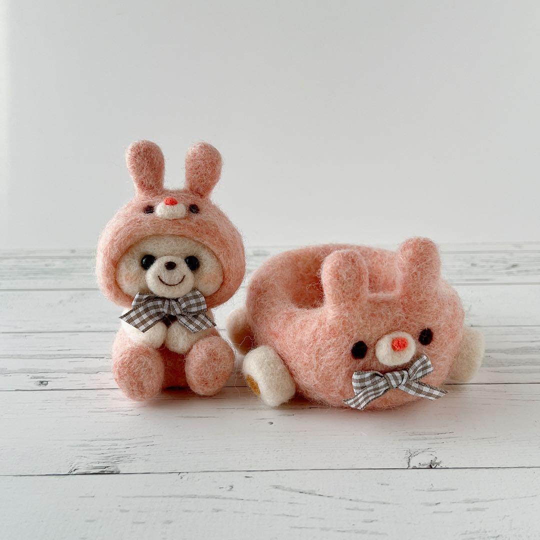 うさぎカーのうさくまちゃん　羊毛フェルト