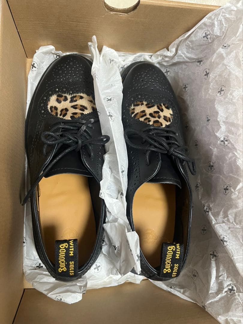 靴 DR. MARTENS / JOYCE HEART