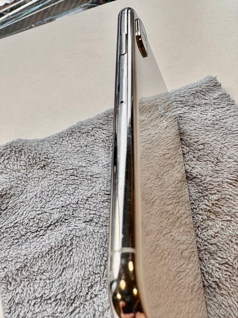 【美品】Apple iPhone X シルバー 256GB バッテリー残88%