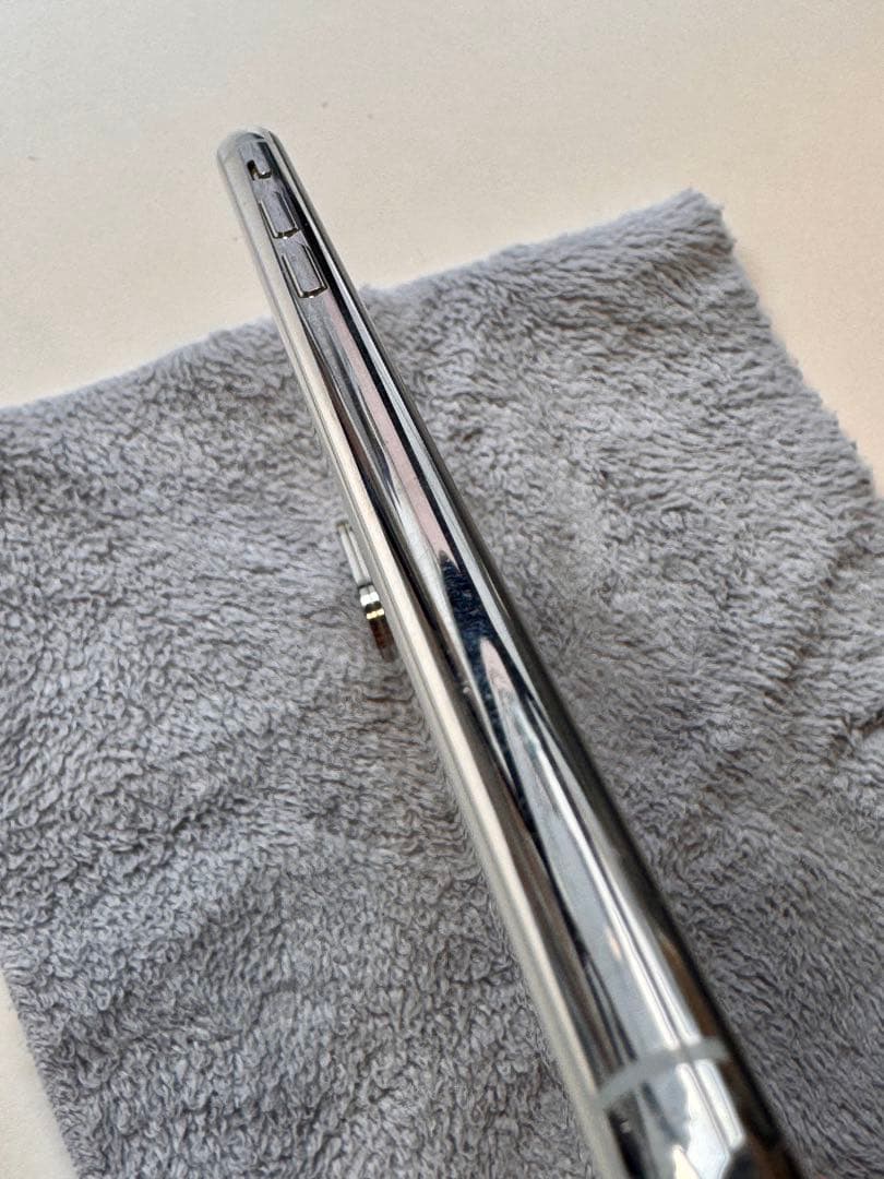 【美品】Apple iPhone X シルバー 256GB バッテリー残88%