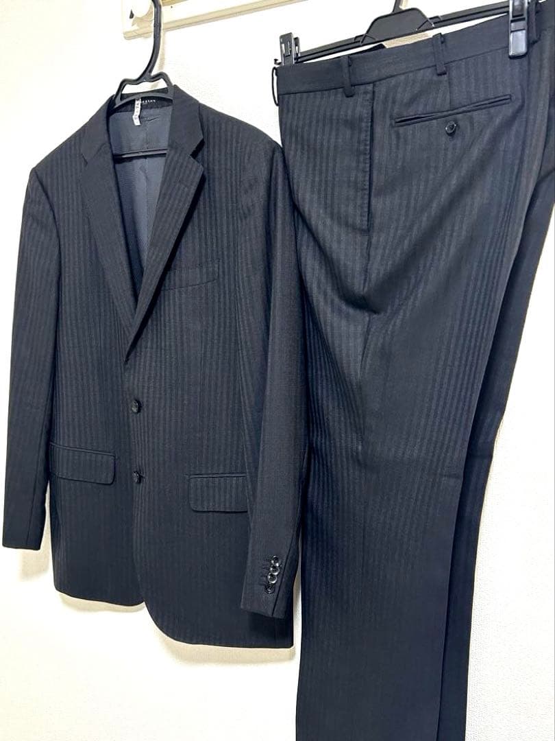 HILTON スーツ　洋服の青山　ウール&カシミヤ 黒系　180 AB7