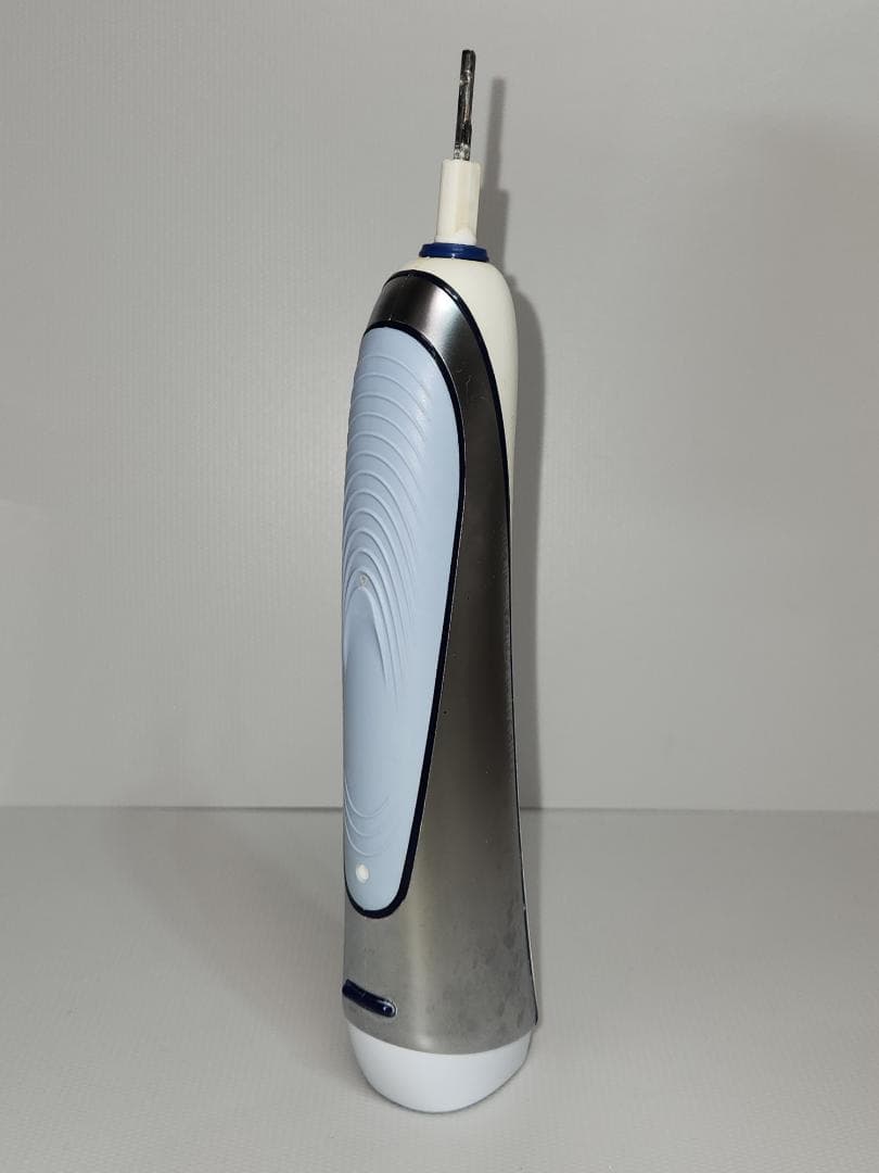 ブラウン BRAUN 電動歯ブラシ オーラルB 本体 歯間ブラシ４本 ブラシ３本