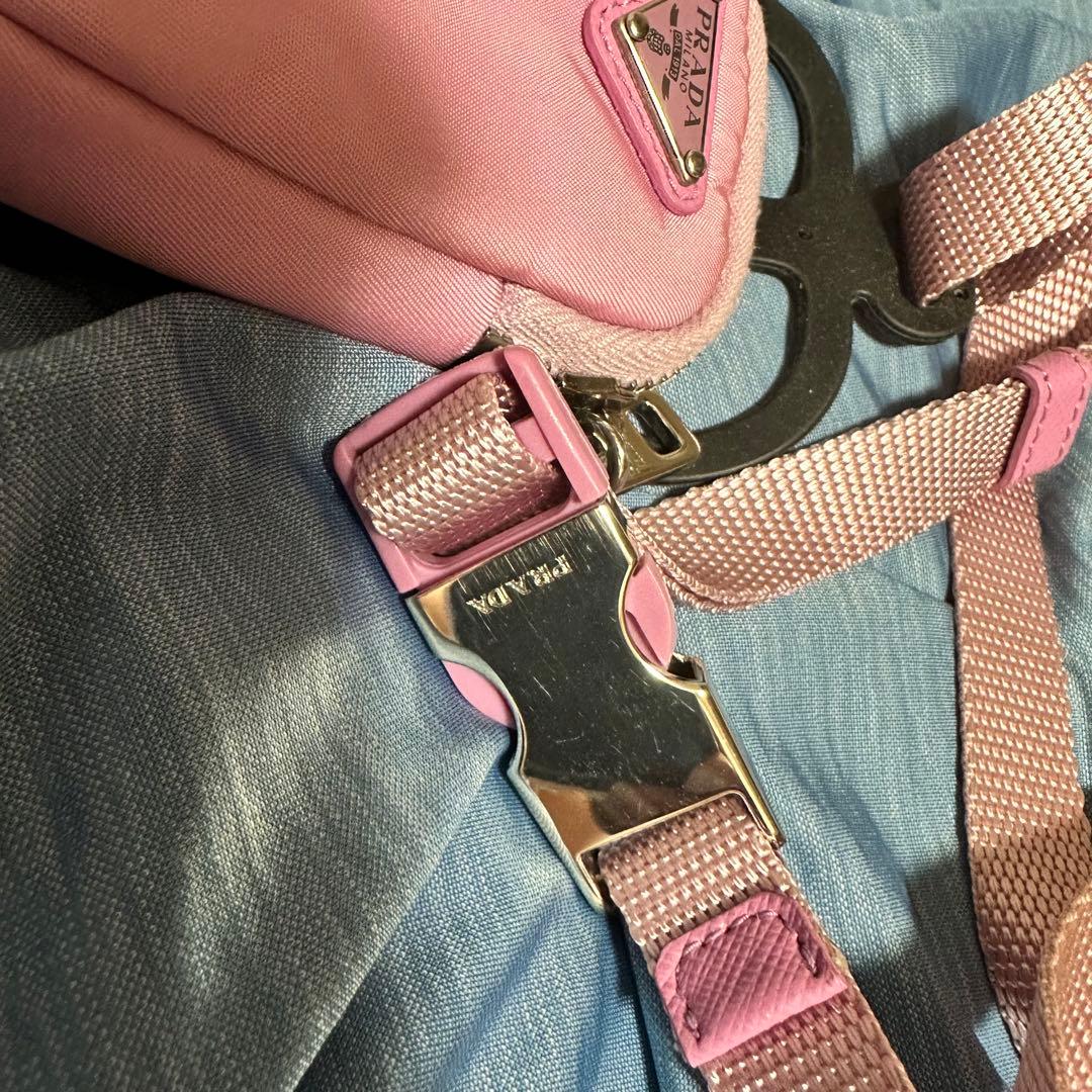 【現行品】PRADA スマートフォンショルダー 携帯ケース 三角ロゴ